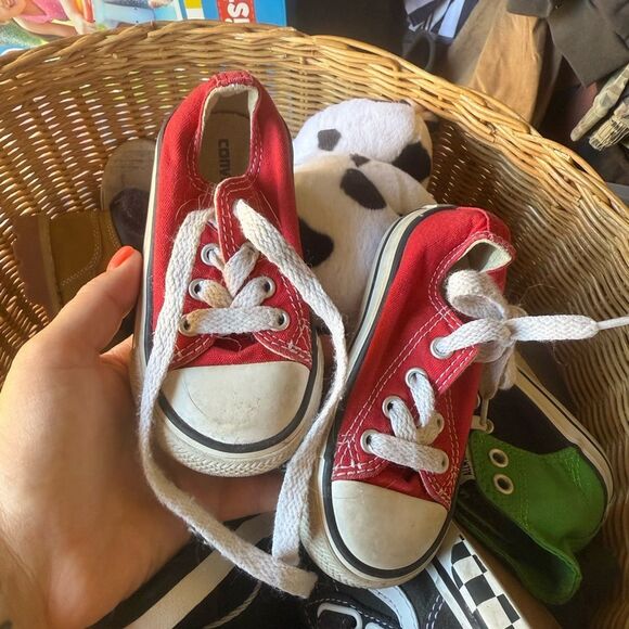 Converse Red and White High-Top Sneakers Classic Canvas Design - Picture 1 of 2